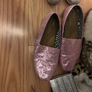 Women’s Toms Size 8.5 Pink Glitter